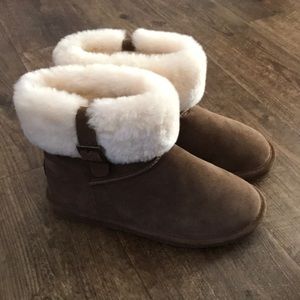 NEW!! BearPaw Abby Boots size 9 💕